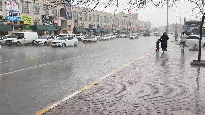 Şanlıurfa’da sağanak ve dolu etkili oldu! Zor anlar yaşadılar - Resim: 1